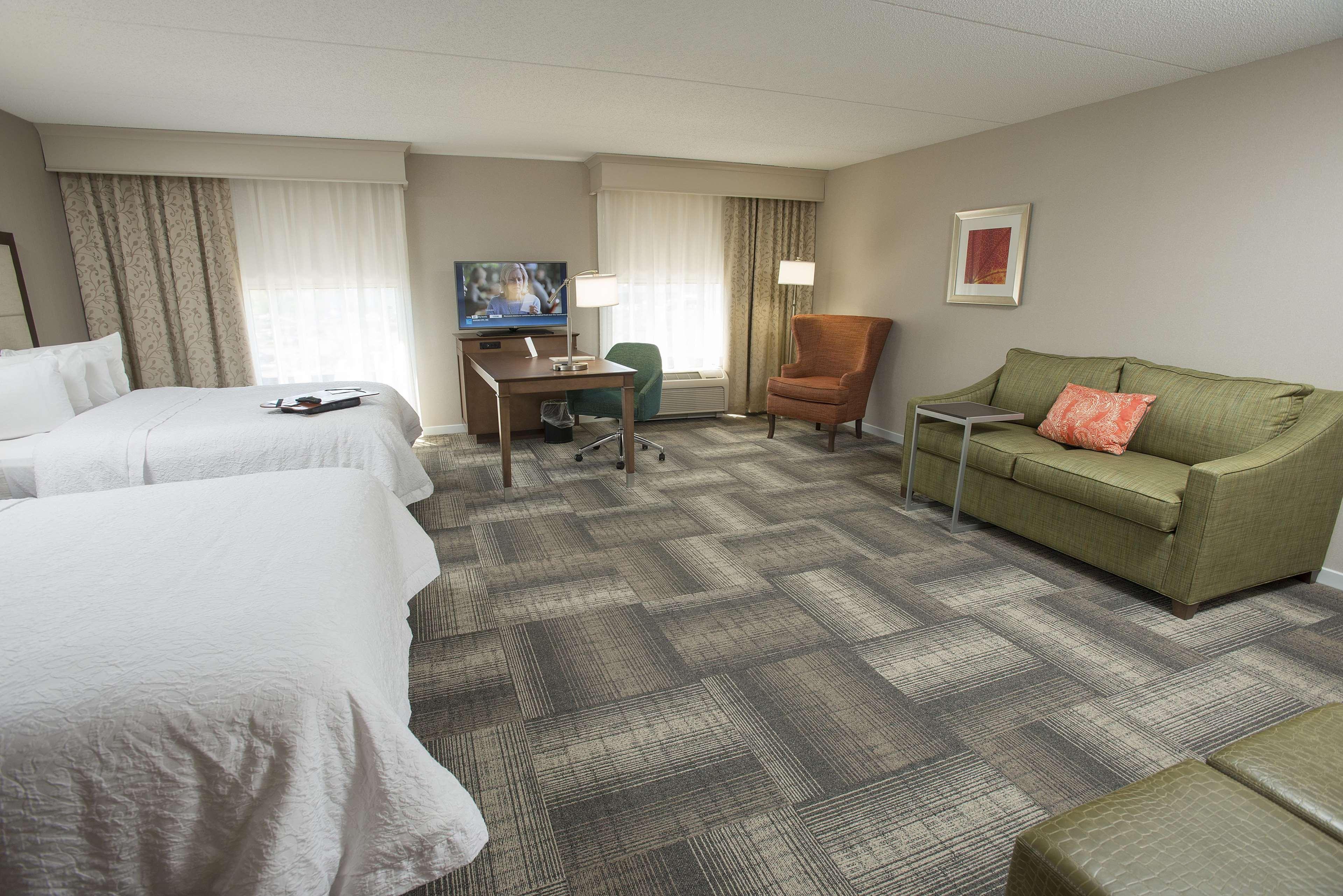 Hampton Inn & Suites Cincinnati-Union Centre West Chester Exterior photo