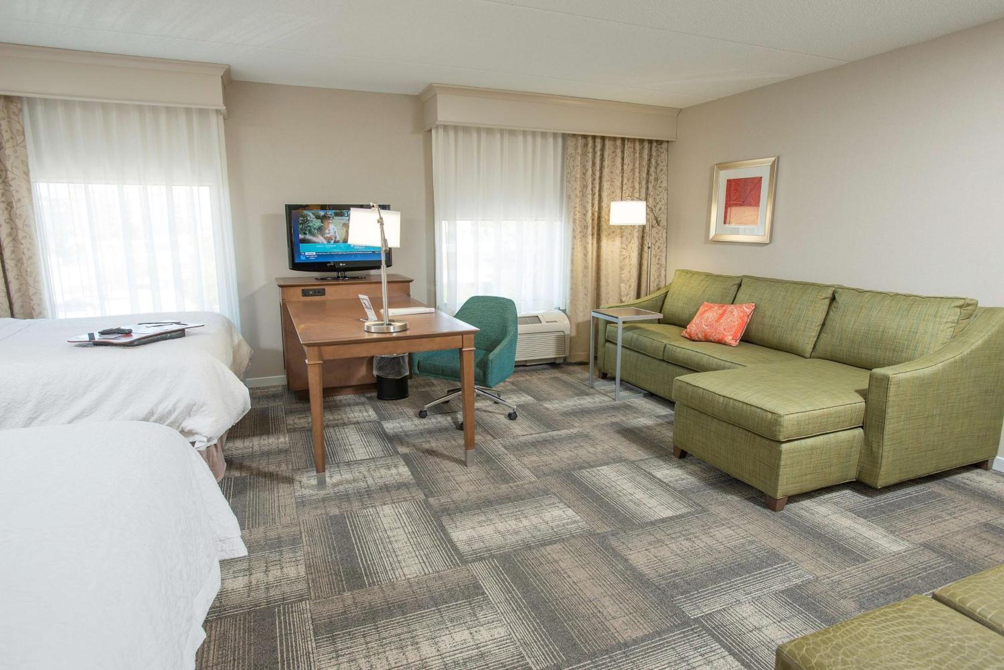 Hampton Inn & Suites Cincinnati-Union Centre West Chester Exterior photo