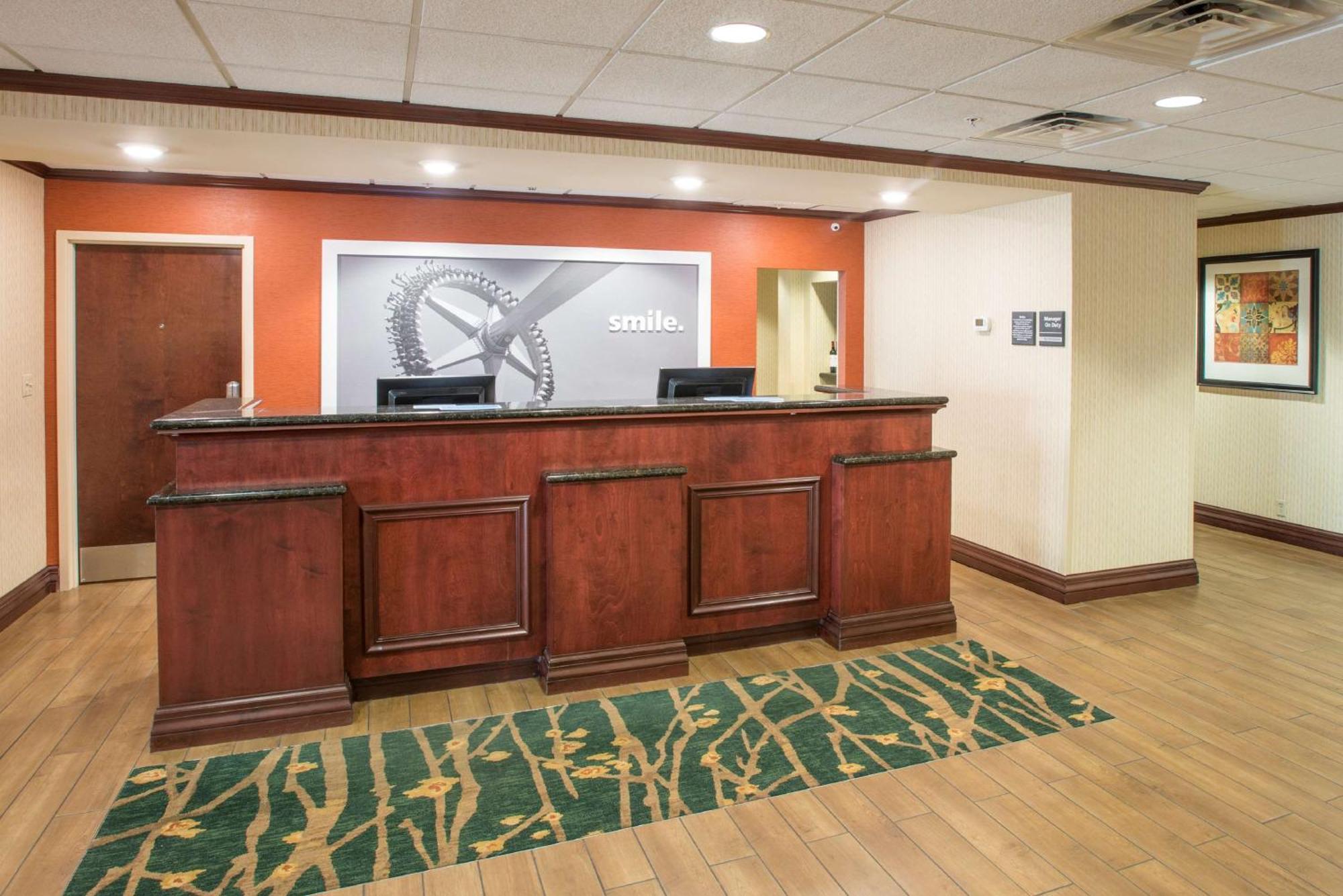 Hampton Inn & Suites Cincinnati-Union Centre West Chester Exterior photo